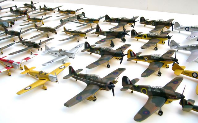 Maquetas de aviones Miles a escala 1/72