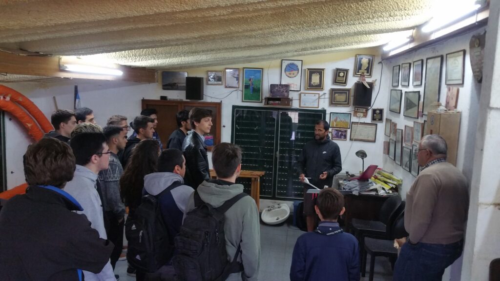 Visita de alumnos de la UNC al Club de Planeadores Córdoba