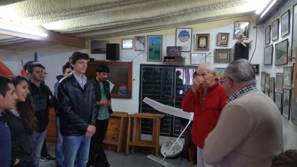 Visita guiada de Luis Masaglia a los estudiantes